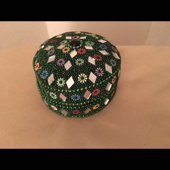 Detailed Nesting Boxes - Picture 7 of 7